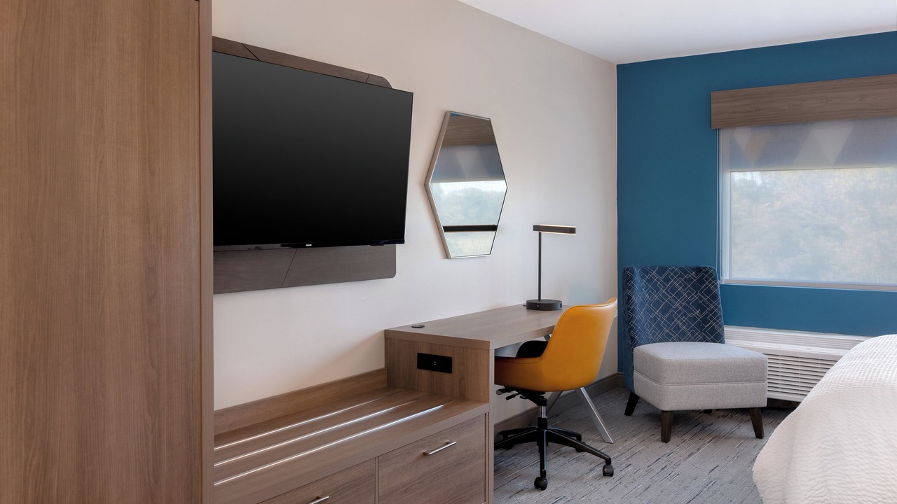 Photo of Bedroom in Alton