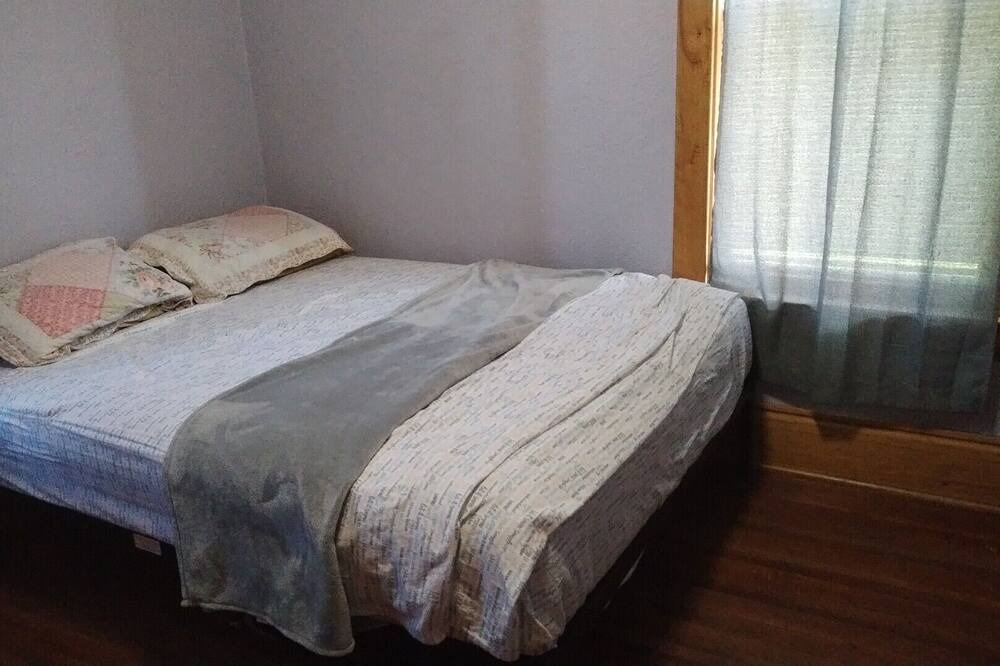 Photo of Bedroom in Galesburg