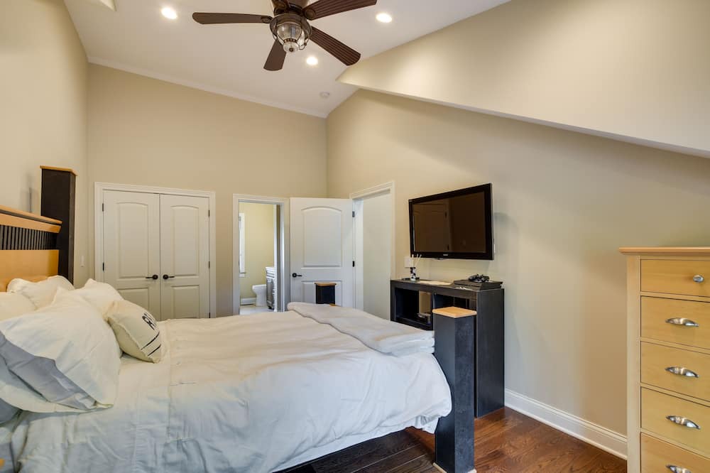 Photo of Bedroom in Des Plaines