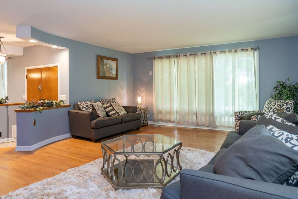 Photo of Bedroom in Beverly