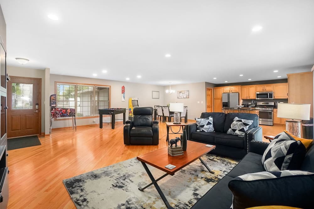 Photo of Livingroom in Elk Grove Village
