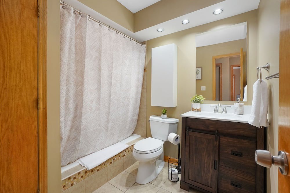 Photo of Bathroom in Elk Grove Village