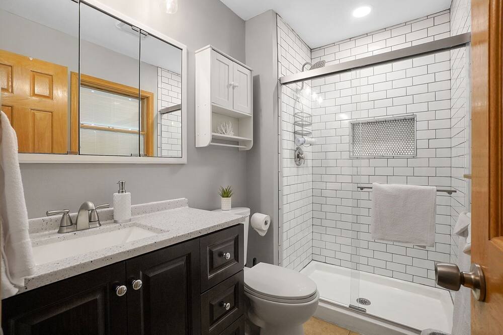 Photo of Bathroom in Elk Grove Village