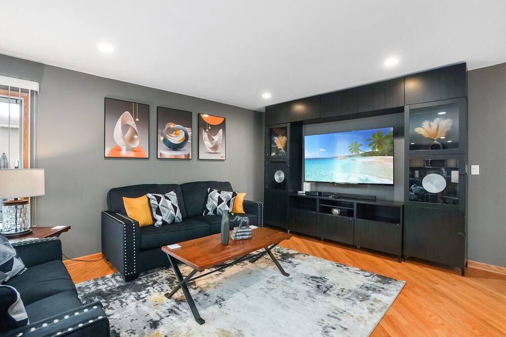 Photo of Livingroom in Elk Grove Village