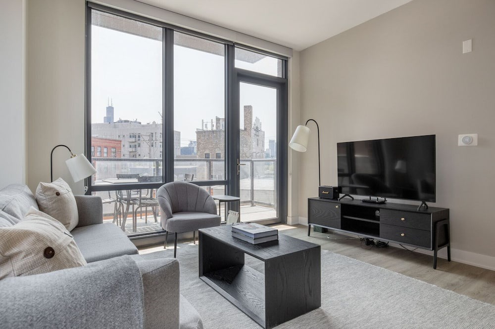 Photo of Livingroom in River West