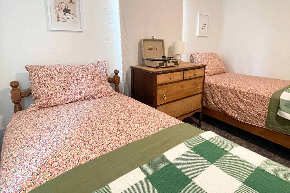 Photo of Bedroom in Carterville