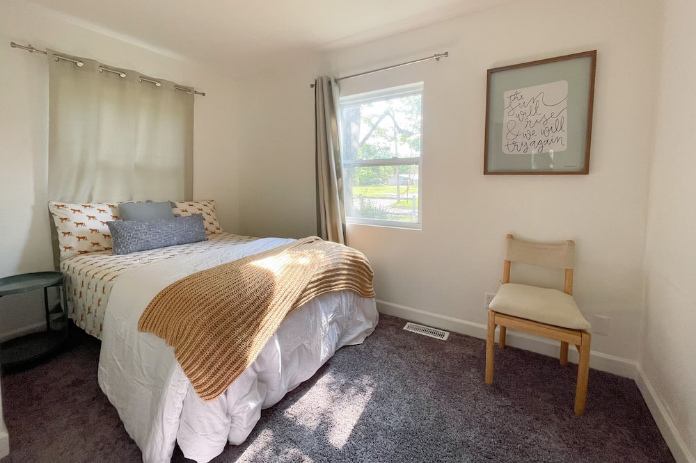 Photo of Bedroom in Carterville
