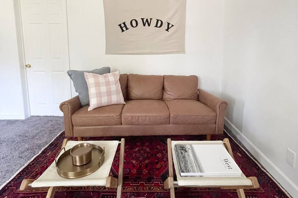 Photo of Livingroom in Carterville