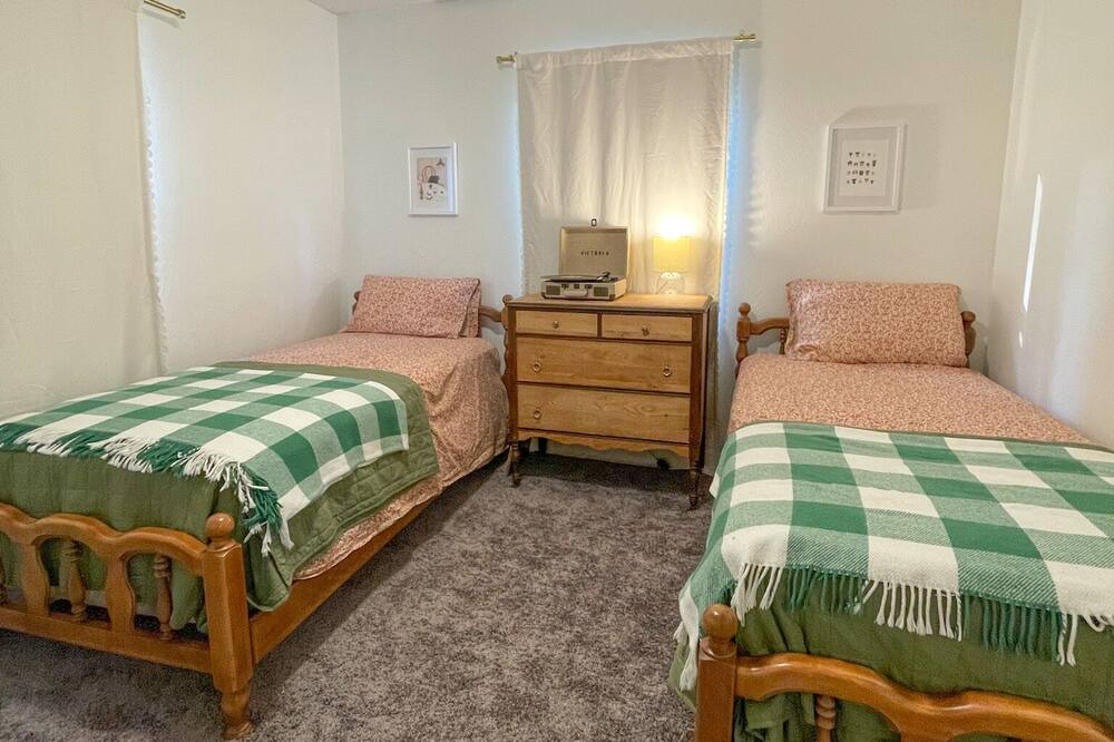 Photo of Bedroom in Carterville