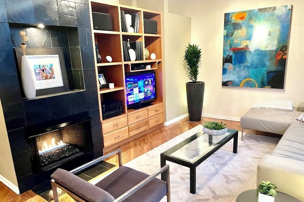 Photo of Livingroom in Bucktown
