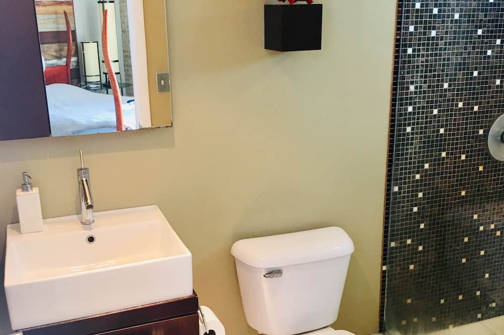 Photo of Bathroom in Bucktown