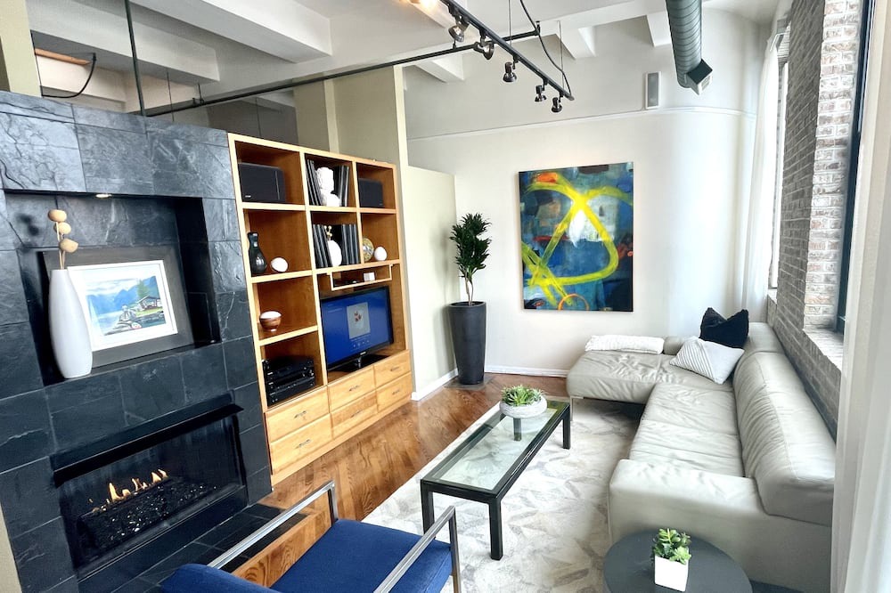 Photo of Livingroom in Bucktown