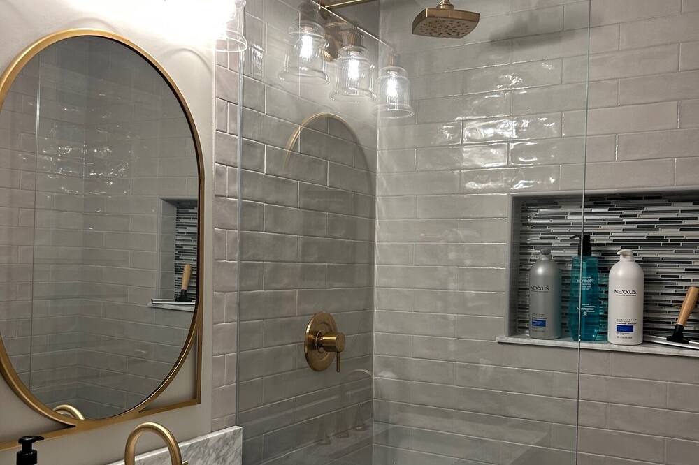 Photo of Bathroom in East Dundee