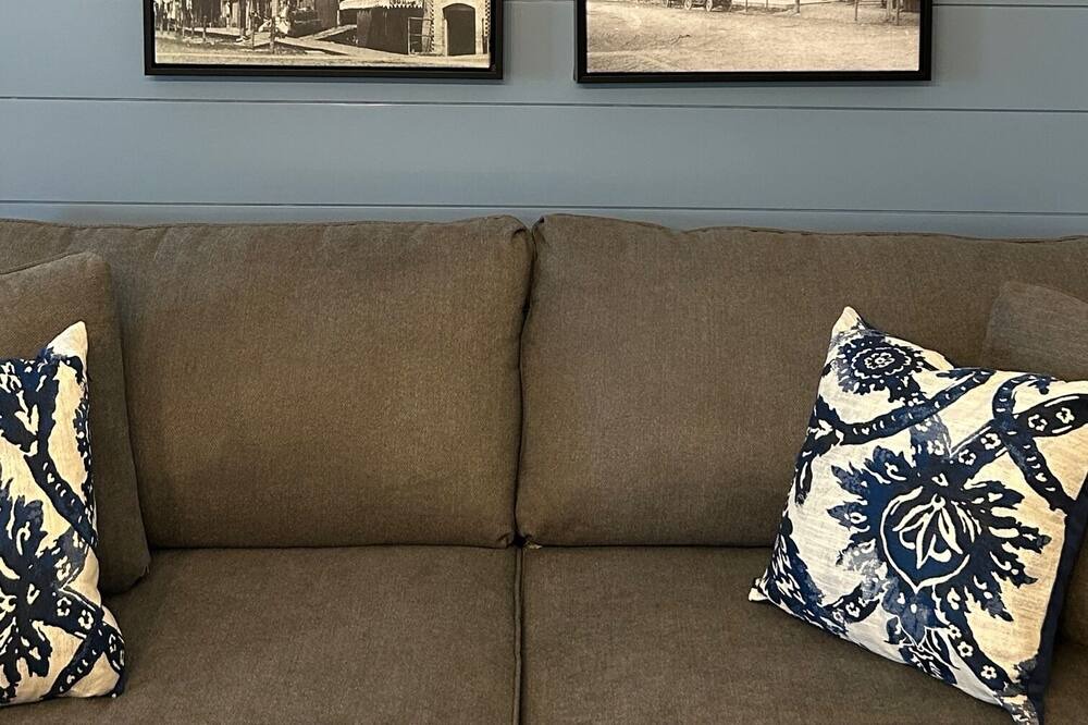 Photo of Livingroom in East Dundee