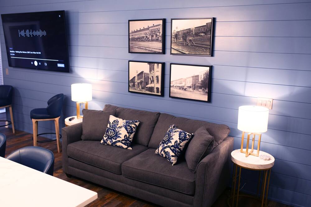 Photo of Livingroom in East Dundee