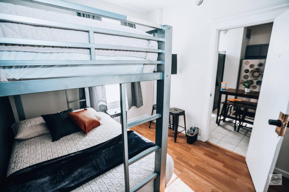 Photo of Bedroom in Pulaski Park