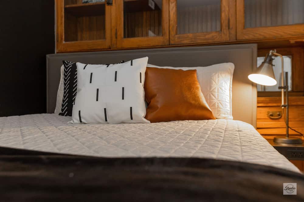 Photo of Bedroom in Pulaski Park