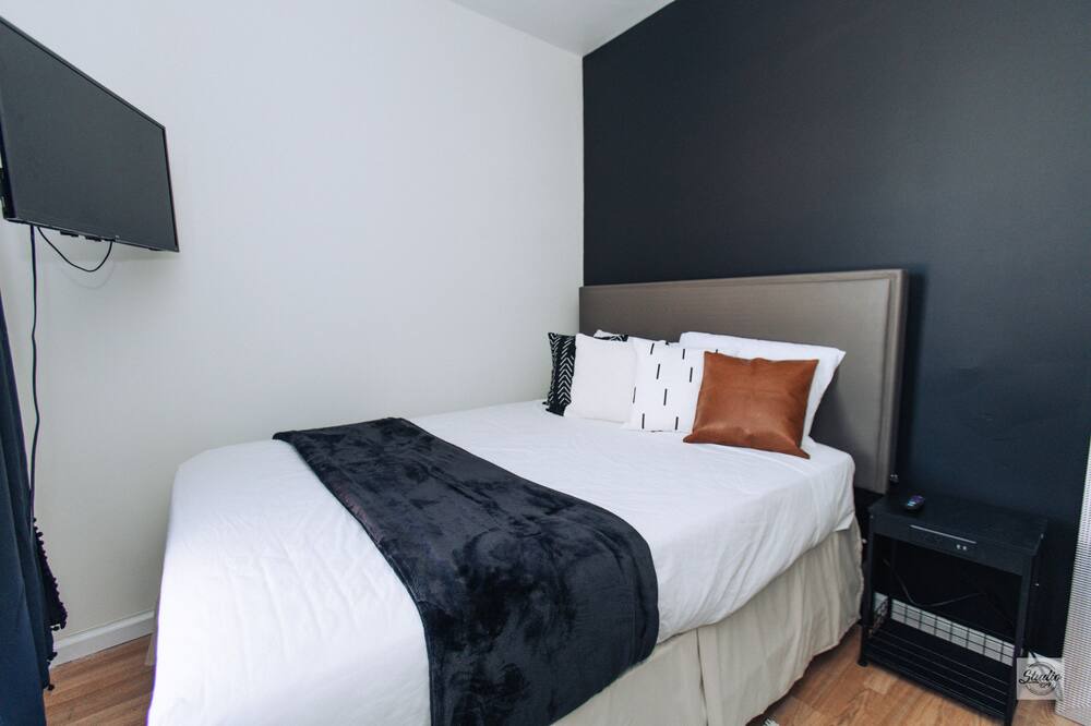 Photo of Bedroom in Pulaski Park