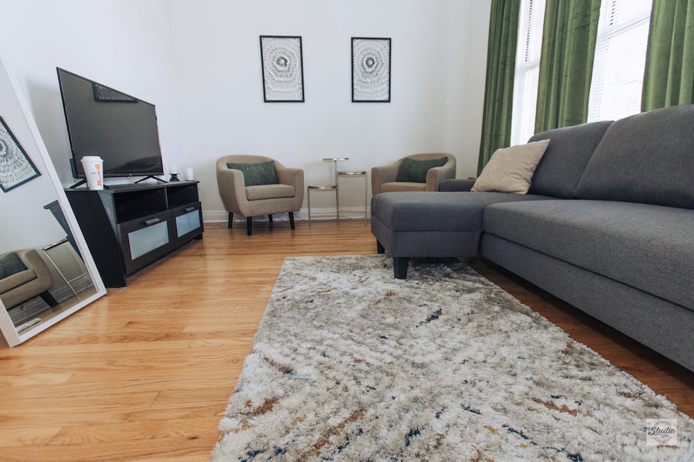 Photo of Livingroom in Pulaski Park