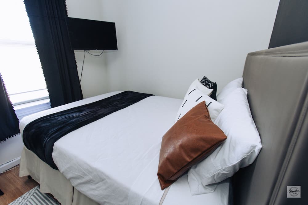 Photo of Bedroom in Pulaski Park