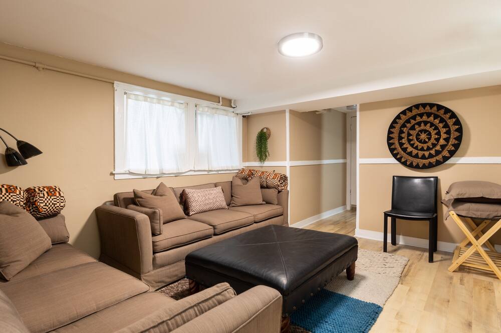 Photo of Livingroom in Rogers Park