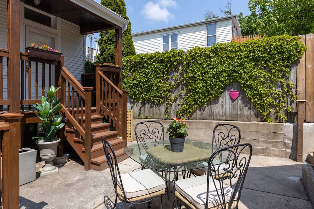 Photo of Outdoor in Rogers Park