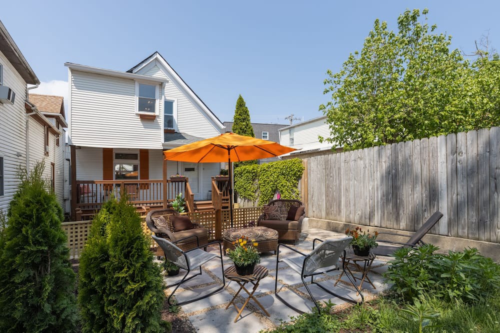 Photo of Outdoor in Rogers Park