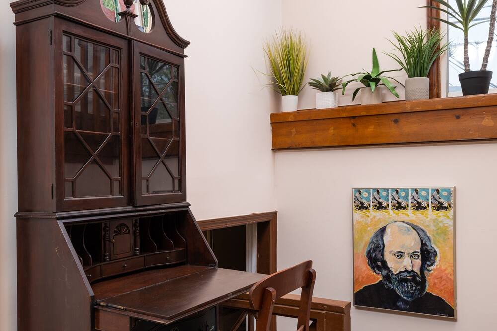Photo of Bedroom in Rogers Park