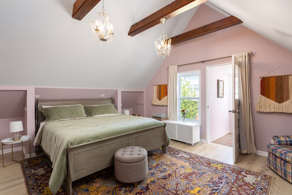 Photo of Bedroom in Rogers Park