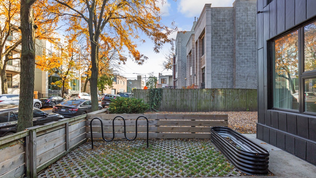 Photo of Outdoor in West Town