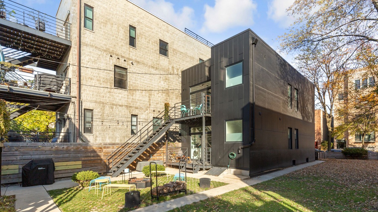 Photo of Outdoor in West Town