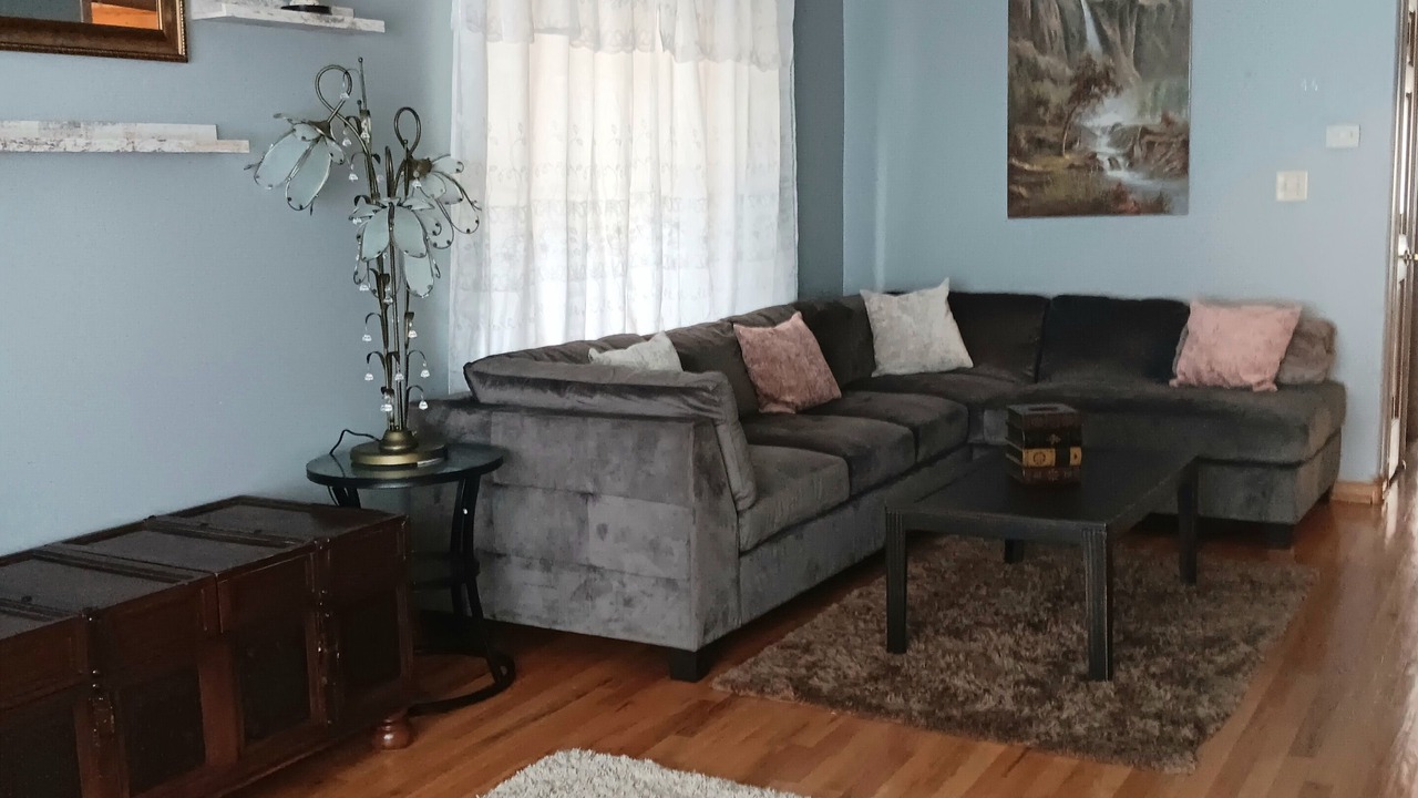 Photo of Livingroom in Blue Island