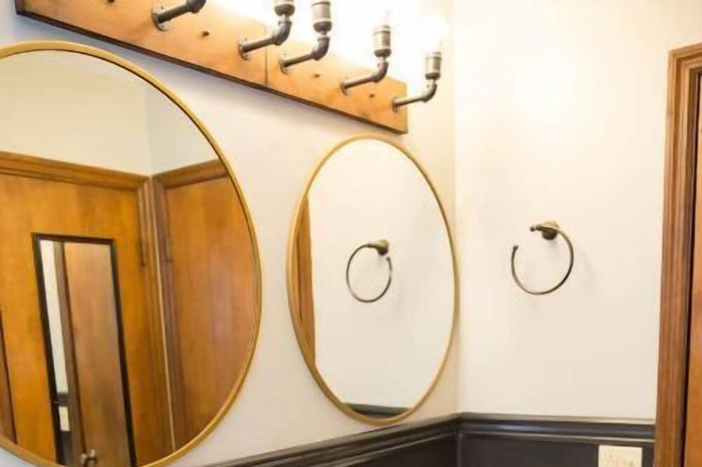 Photo of Bathroom in Benton