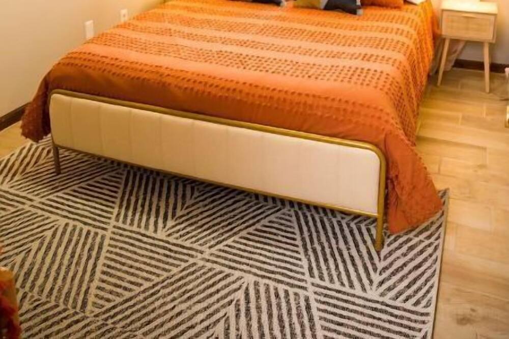 Photo of Bedroom in Benton