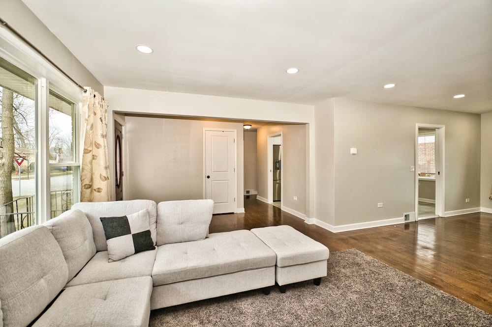 Photo of Livingroom in Skokie