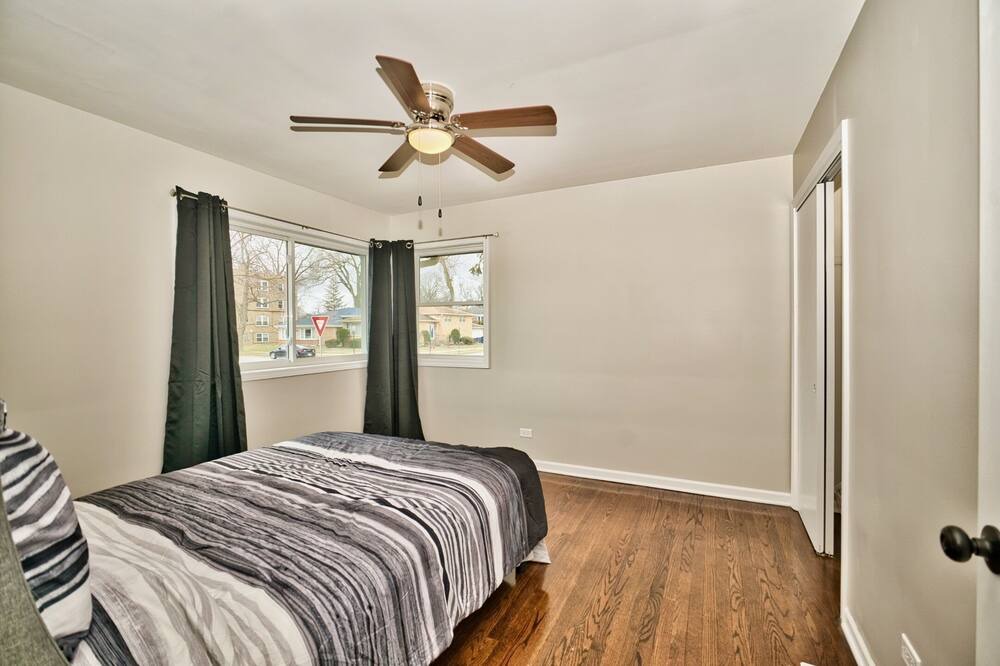 Photo of Bedroom in Skokie