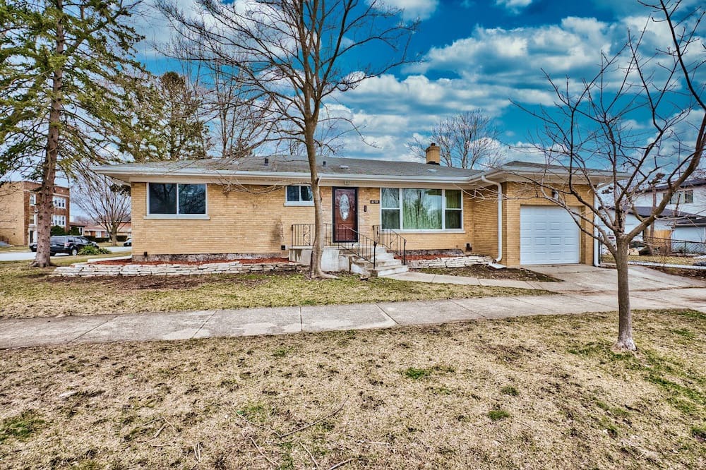 Photo of Outdoor in Skokie