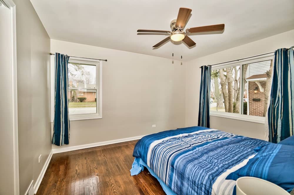 Photo of Bedroom in Skokie