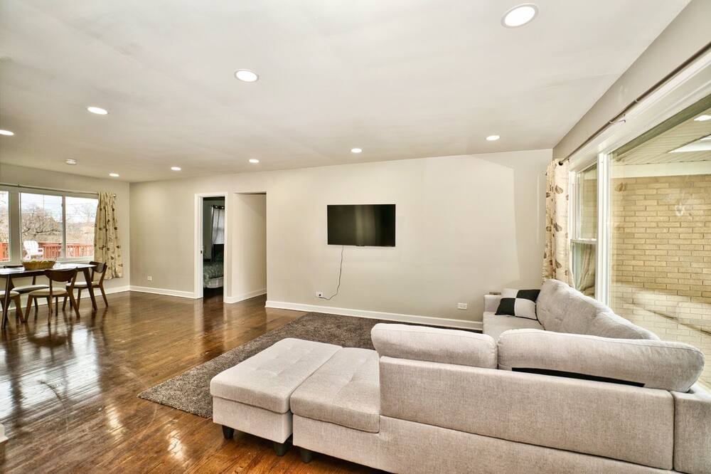 Photo of Livingroom in Skokie