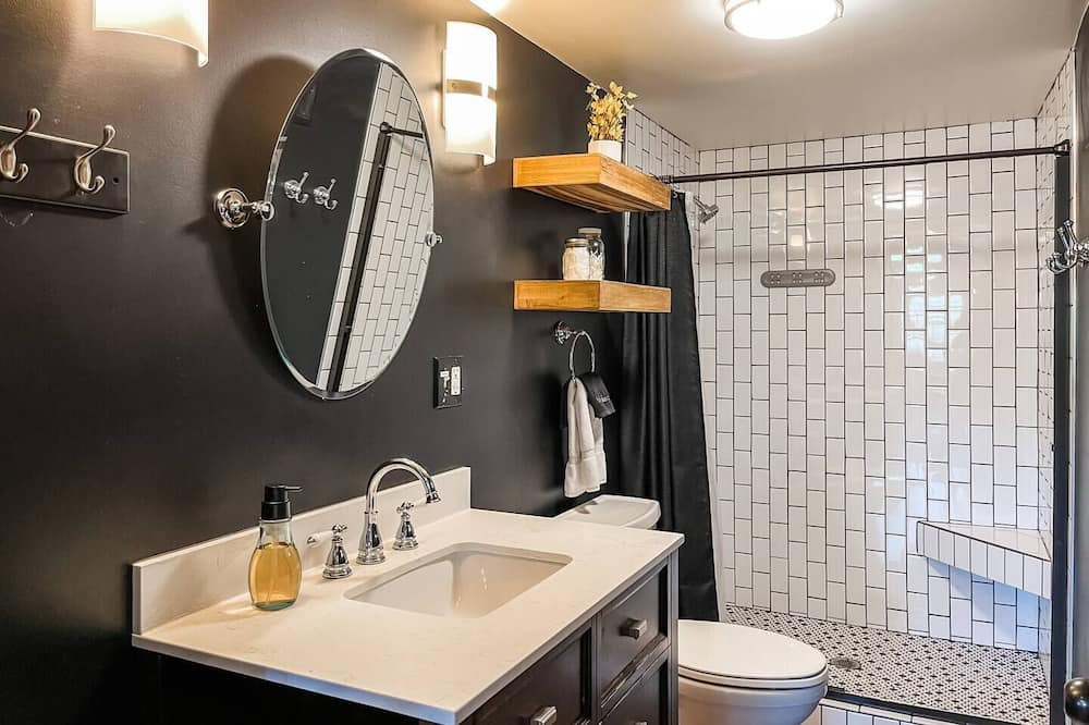 Photo of Bathroom in Marion