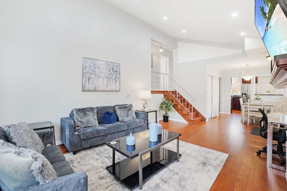 Photo of Livingroom in Northbrook
