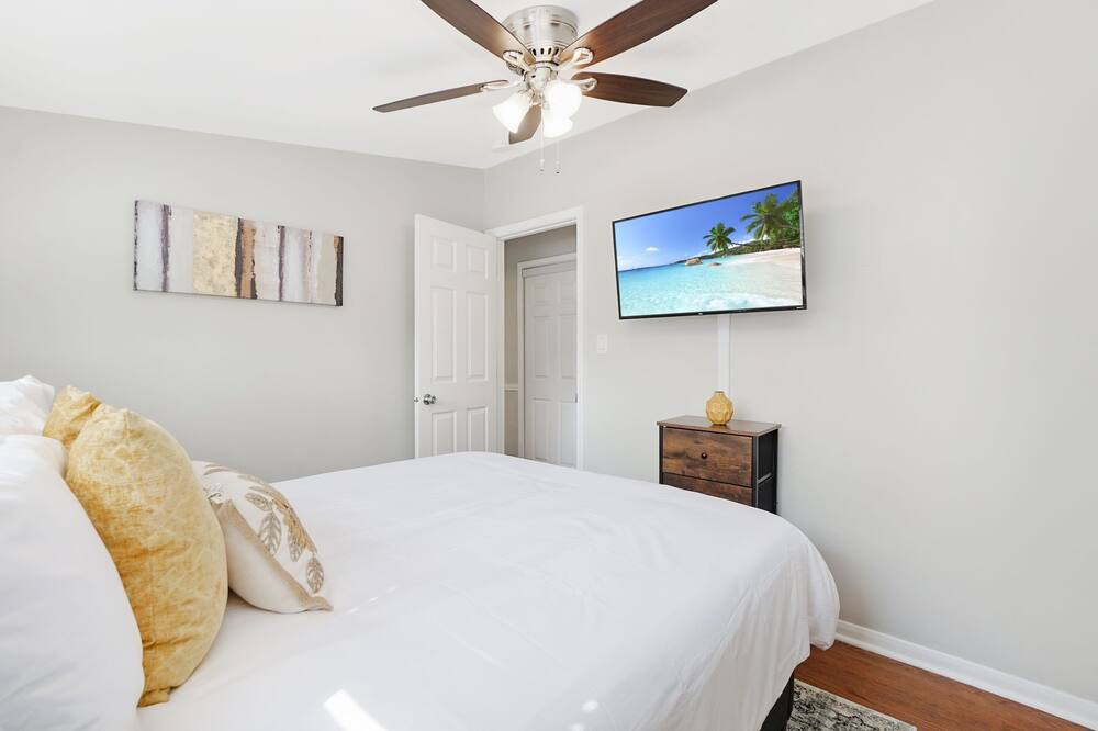 Photo of Bedroom in Northbrook