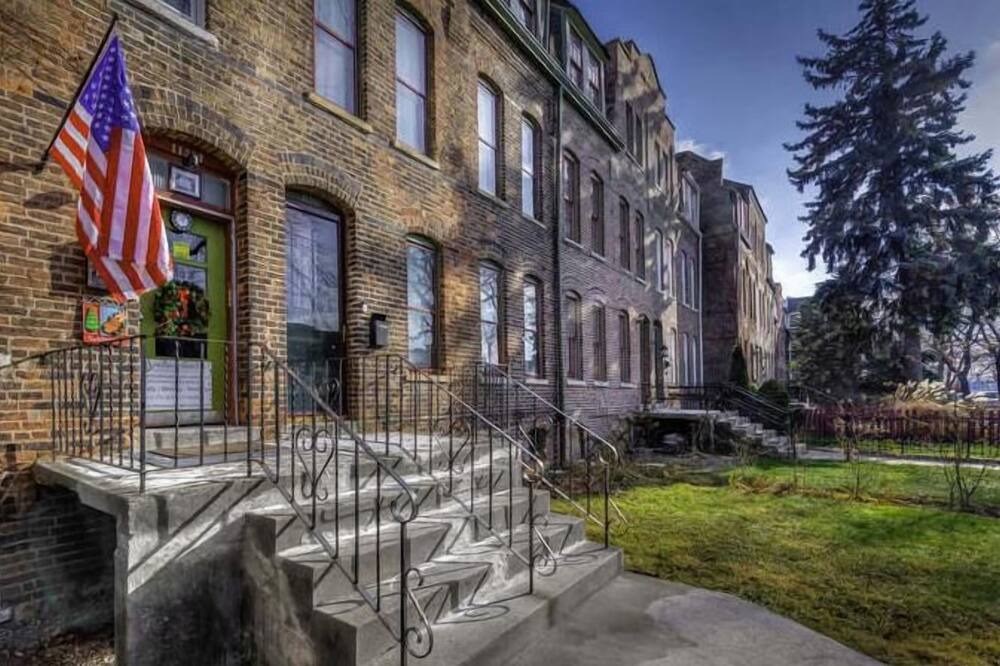 Photo of Others in Pullman