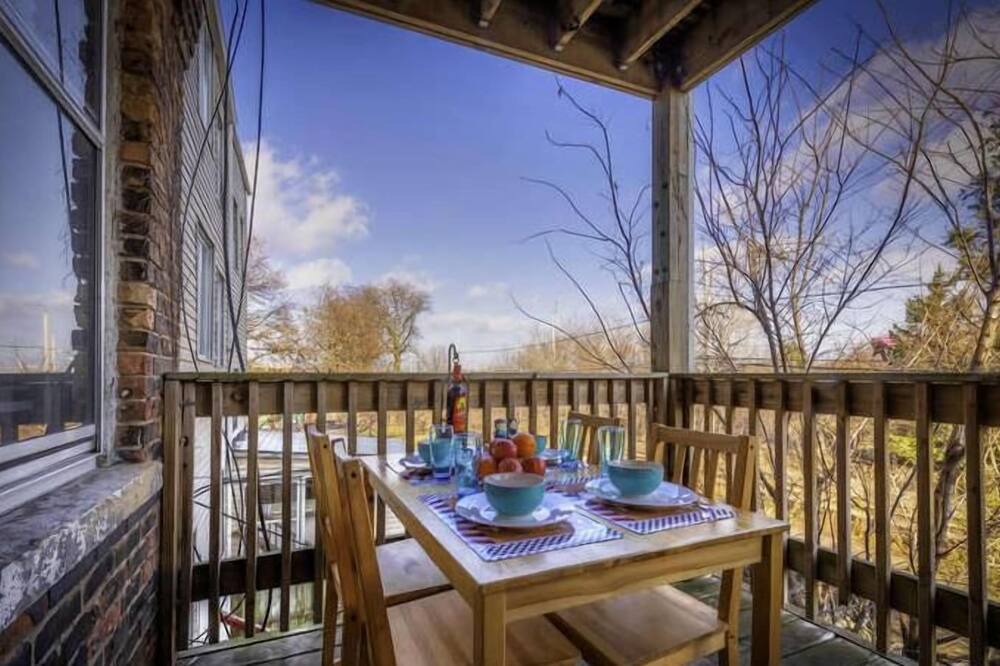 Photo of Patio Balcony in Pullman