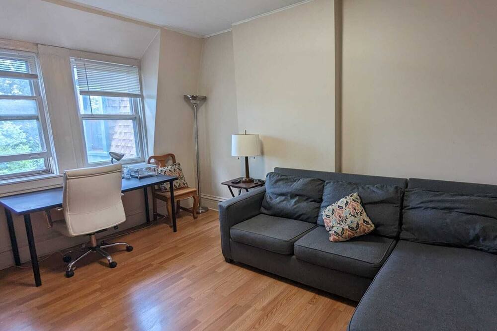 Photo of Livingroom in Pullman