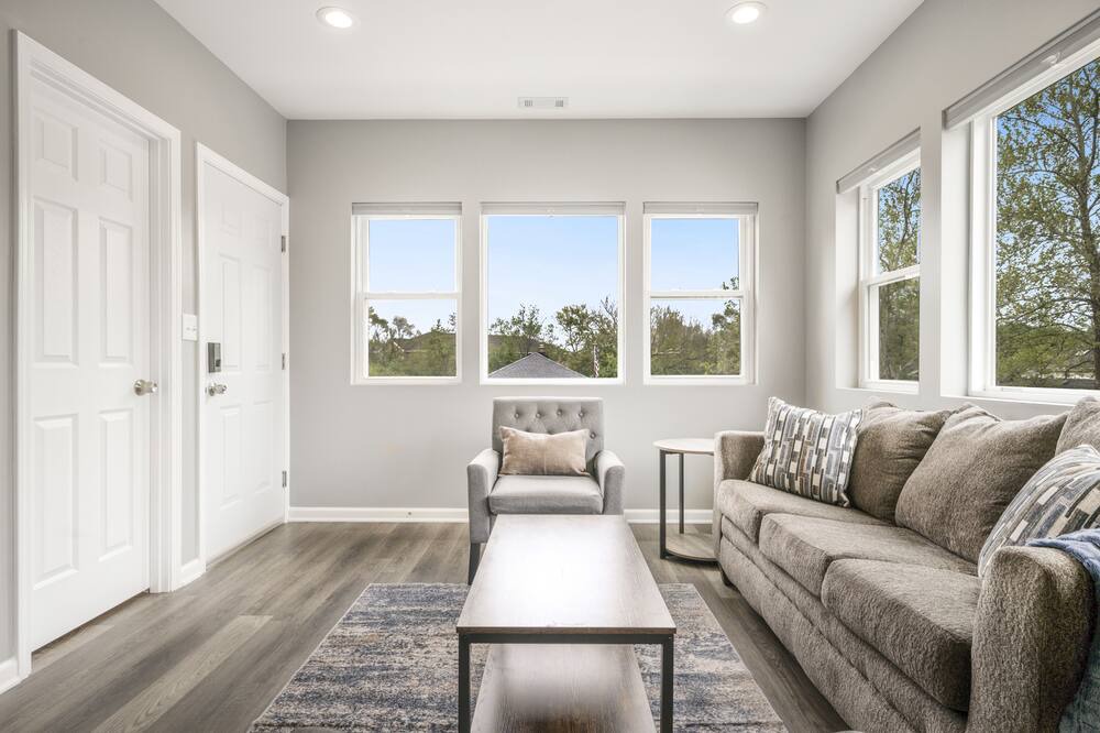 Photo of Livingroom in Bensenville
