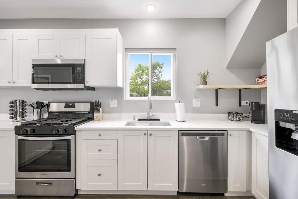 Photo of Kitchen in Bensenville