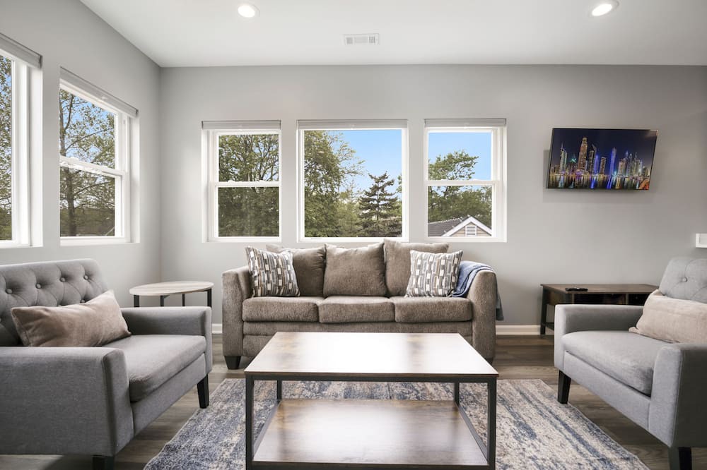 Photo of Livingroom in Bensenville