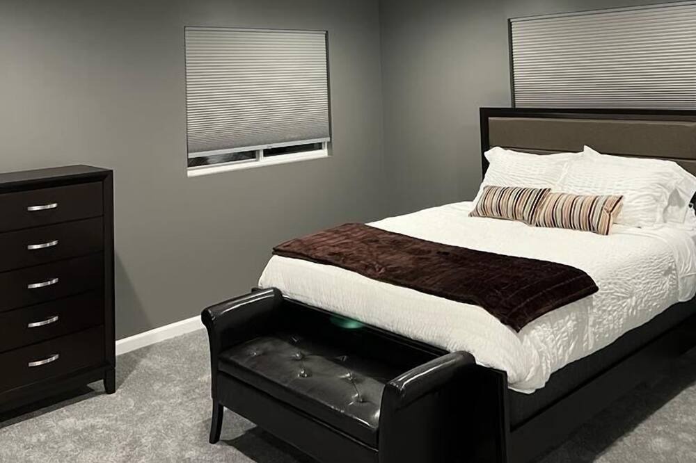 Photo of Bedroom in Bensenville