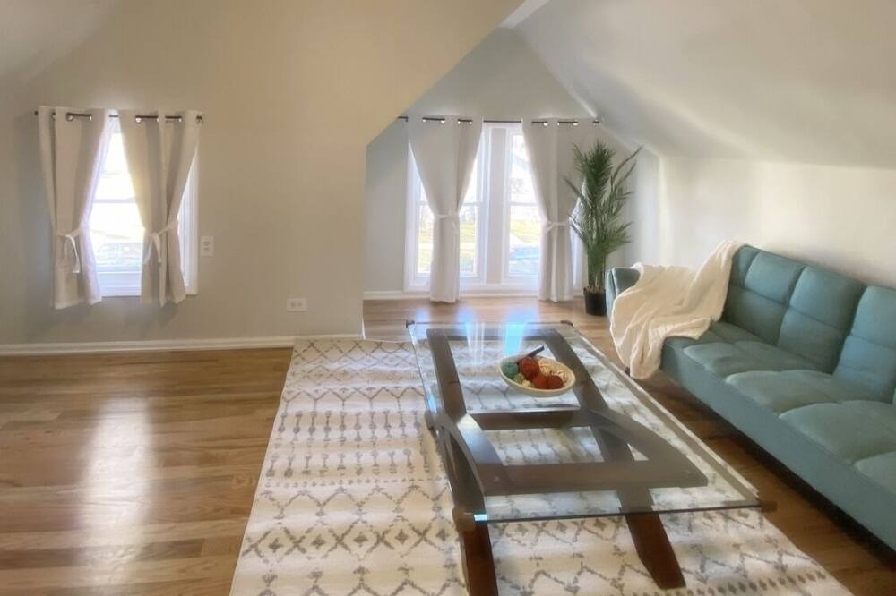 Photo of Livingroom in Brookfield